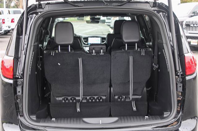 New 2026 Chrysler Voyager LX image 24