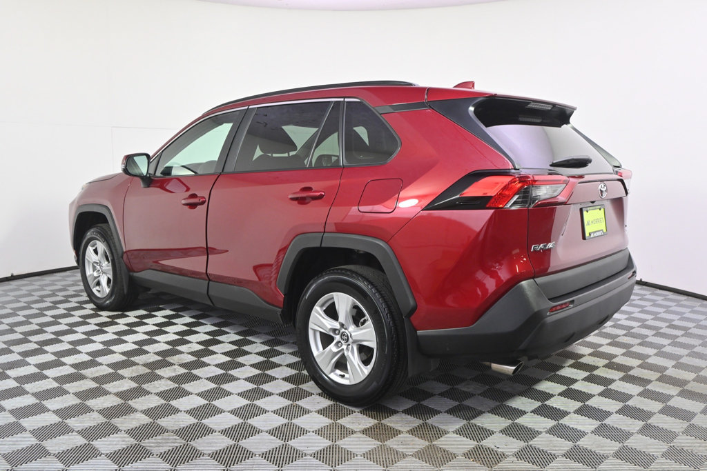 Used 2021 Toyota RAV4 XLE w/ Convenience Package AWD/4WD image 3