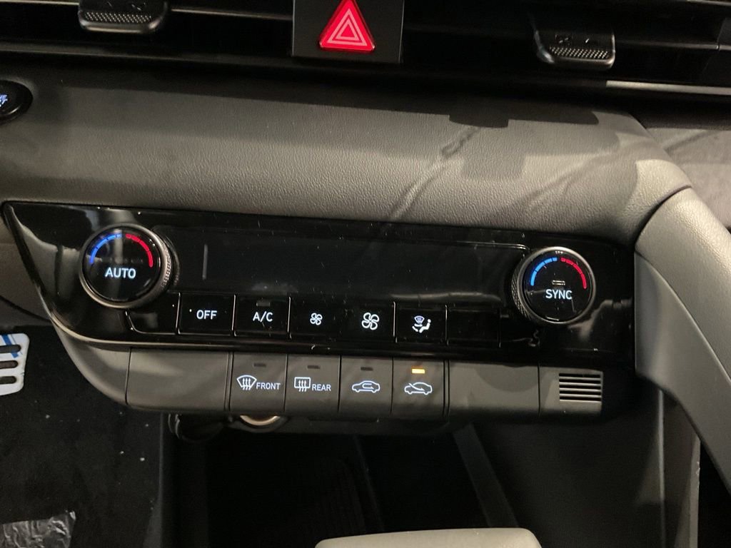 New 2026 Hyundai Elantra Sport image 11