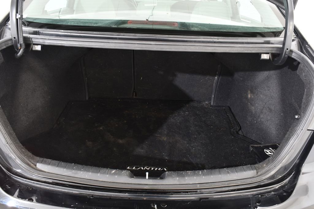 Used 2017 Hyundai Elantra SE image 20