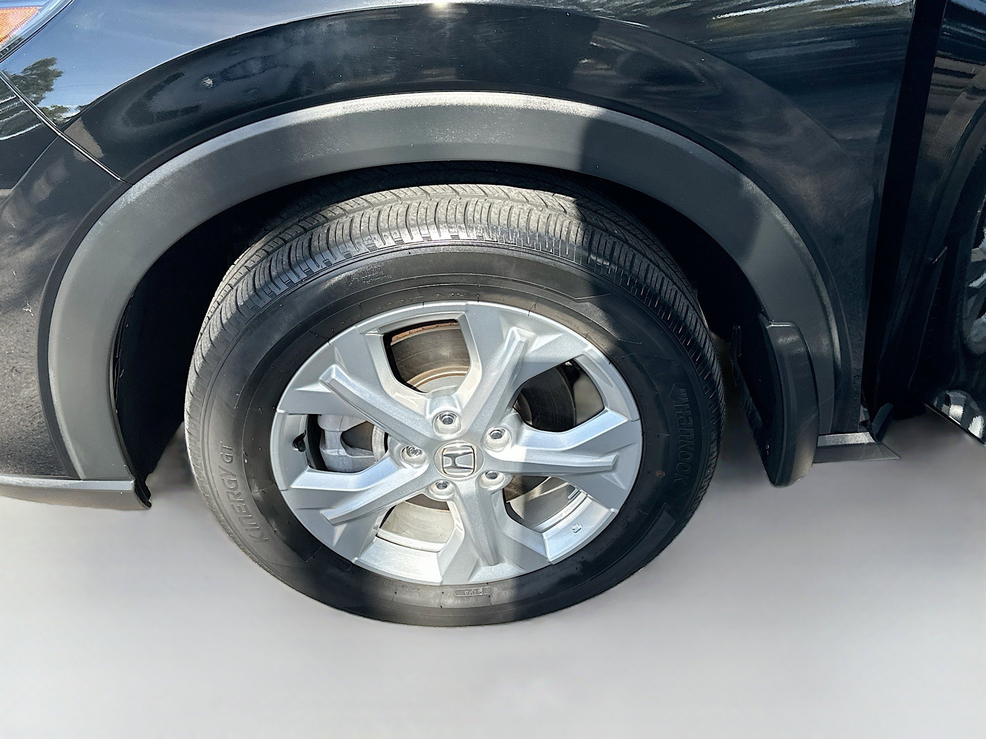 Certified 2023 Honda HR-V LX image 35