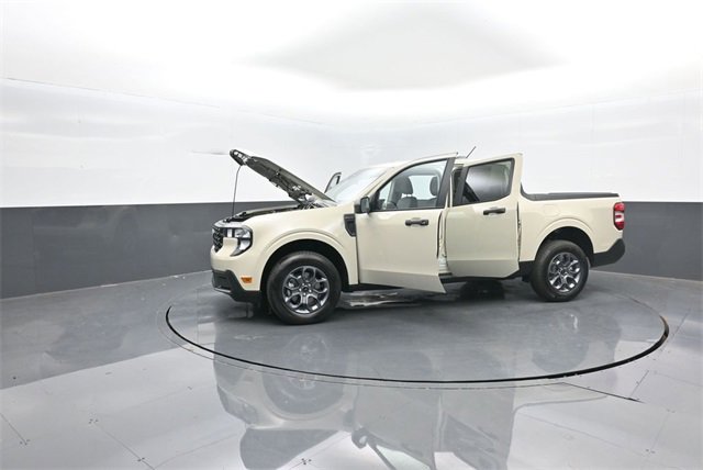 New 2025 Ford Maverick XLT image 40