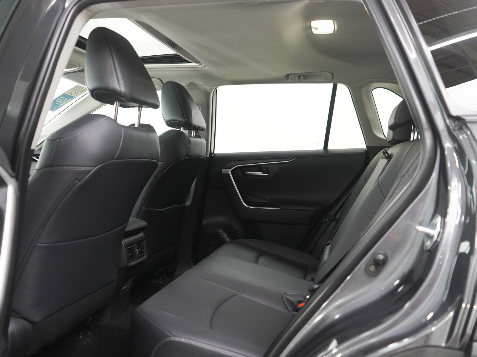 Used 2025 Toyota RAV4 Limited w/ Weather Package AWD/4WD image 18