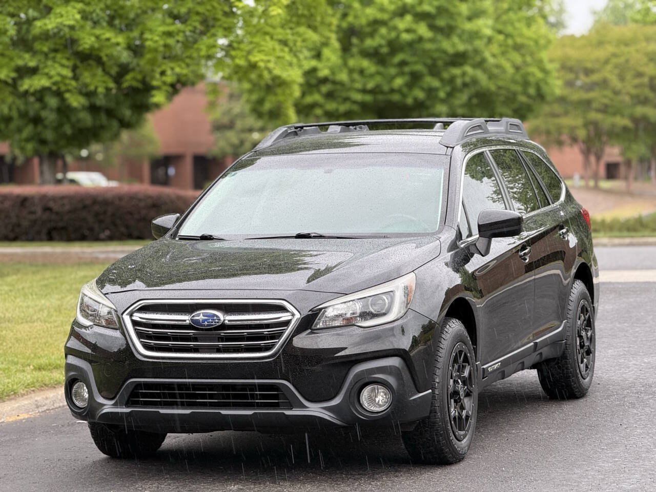 Used 2018 Subaru Outback 2.5i Premium w/ Popular Package #1 AWD/4WD image 2