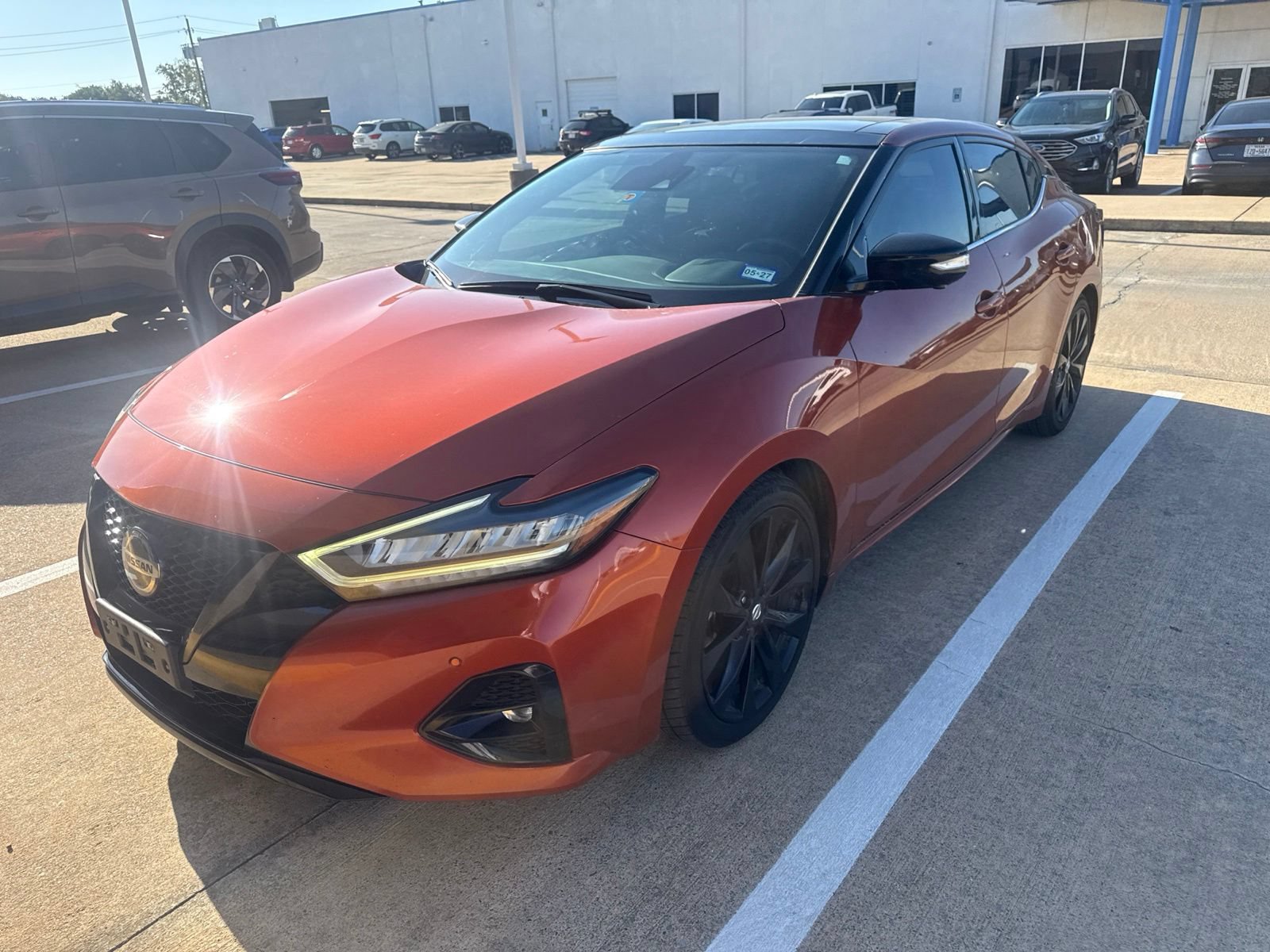 Used 2022 Nissan Maxima SR w/ Sport Mat Group FWD image 3
