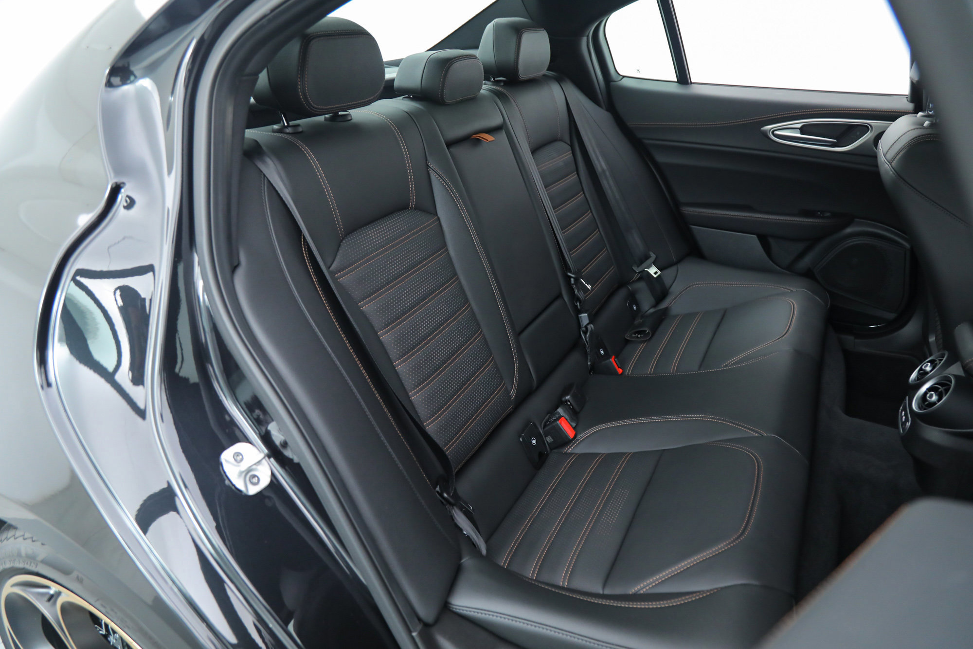 New 2025 Alfa Romeo Giulia w/ Driving Assist Package image 30