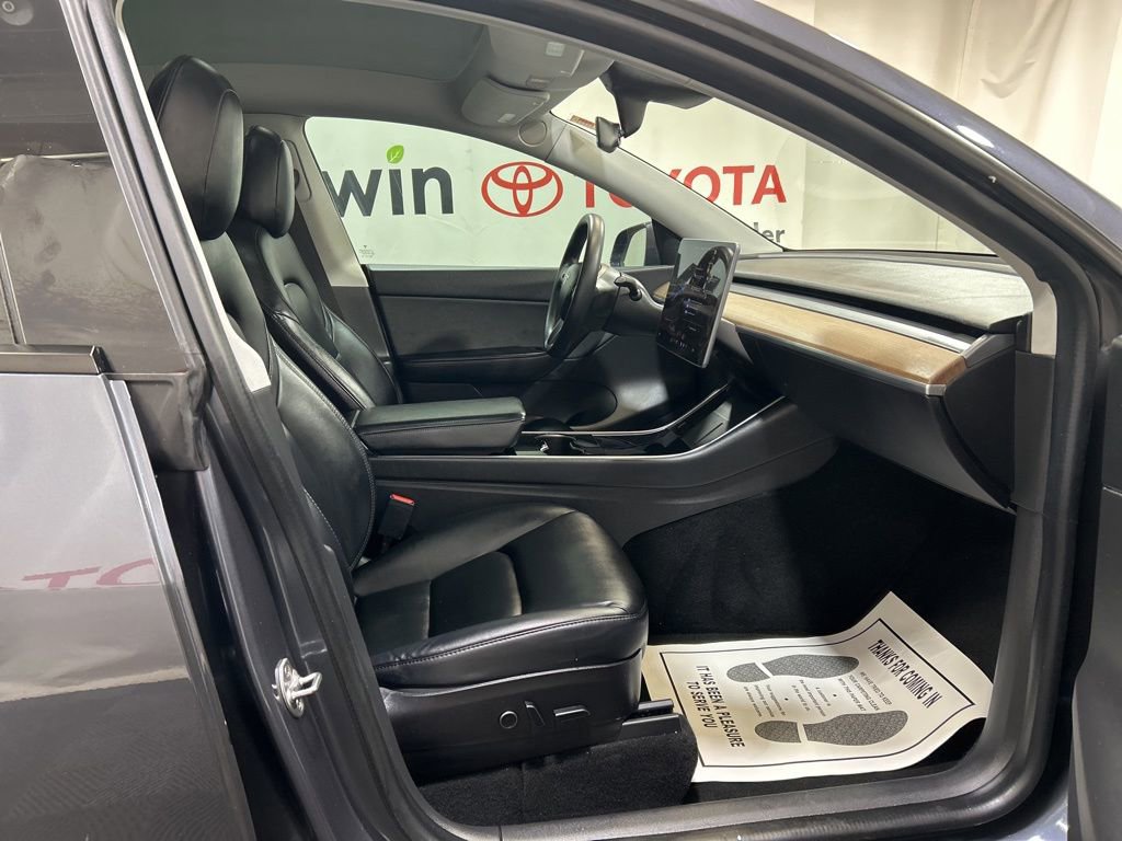 Used 2021 Tesla Model Y Long Range image 13