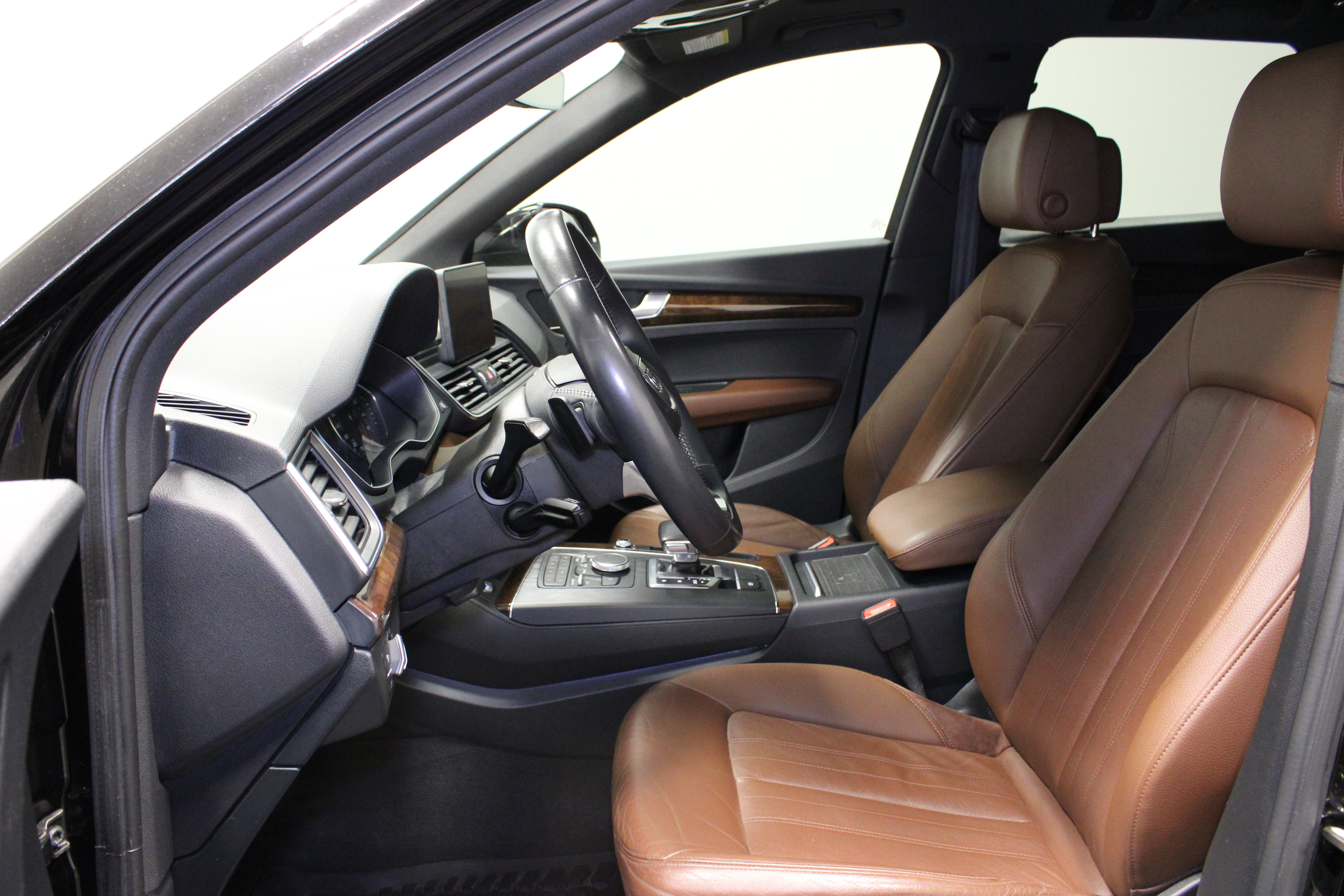 Used 2020 Audi Q5 2.0T Premium w/ Convenience Package AWD/4WD image 18
