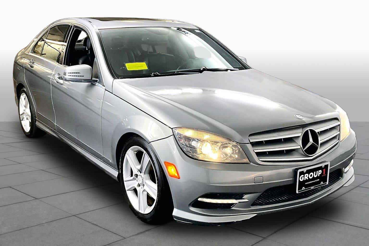 Used 2011 Mercedes-Benz C 300 4MATIC Sedan image 3