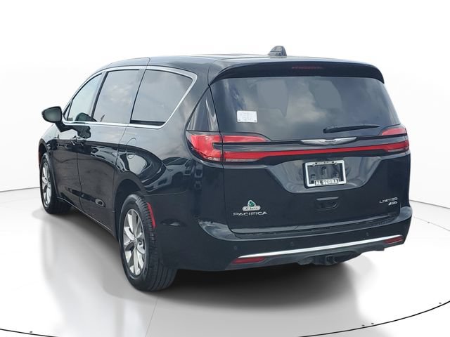 New 2026 Chrysler Pacifica Limited w/ Trailer Tow Group AWD/4WD image 3