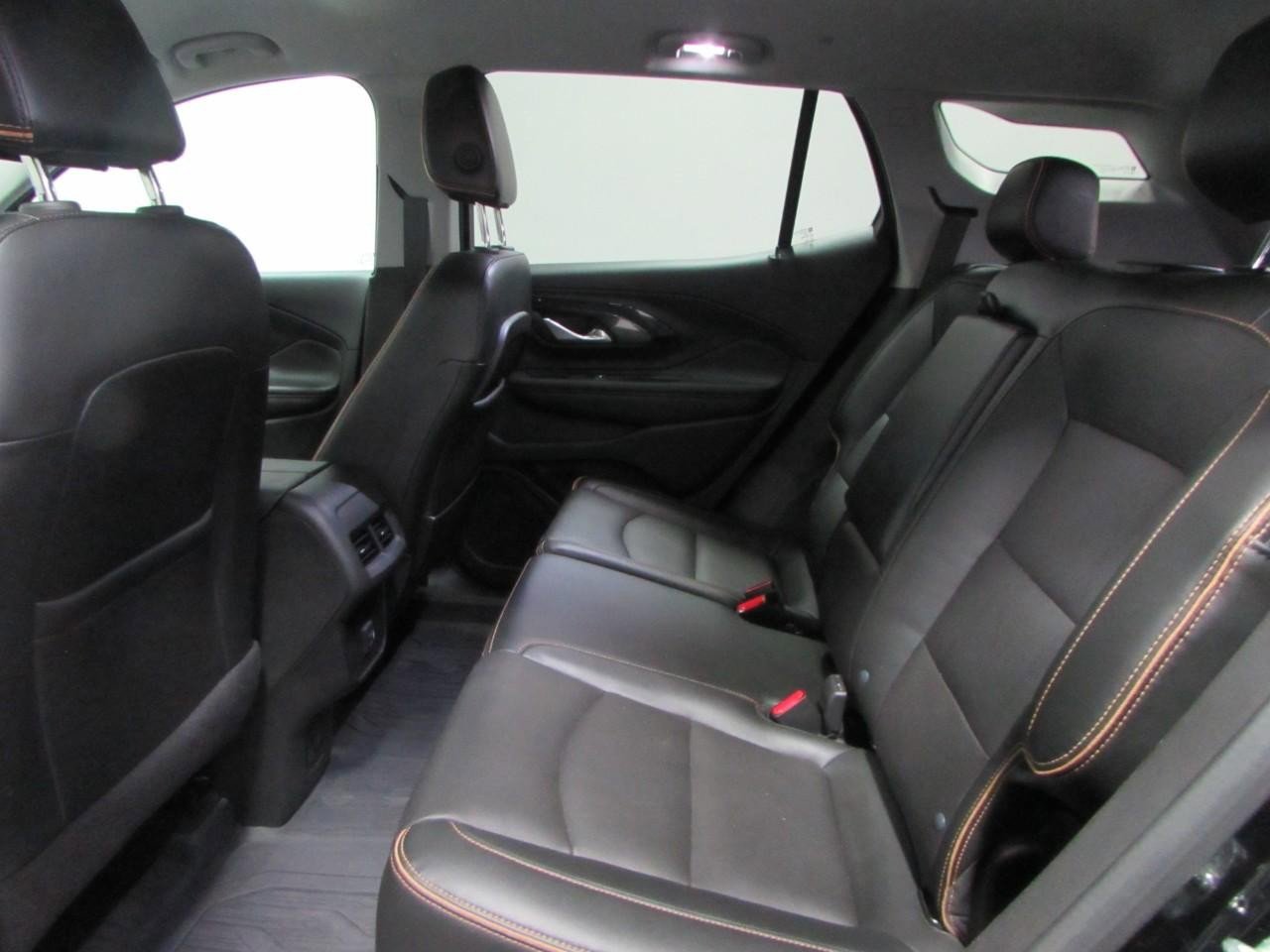 Used 2022 GMC Terrain AT4 image 15