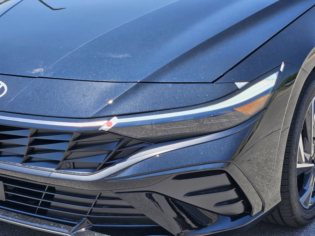 New 2026 Hyundai Elantra Limited FWD image 9