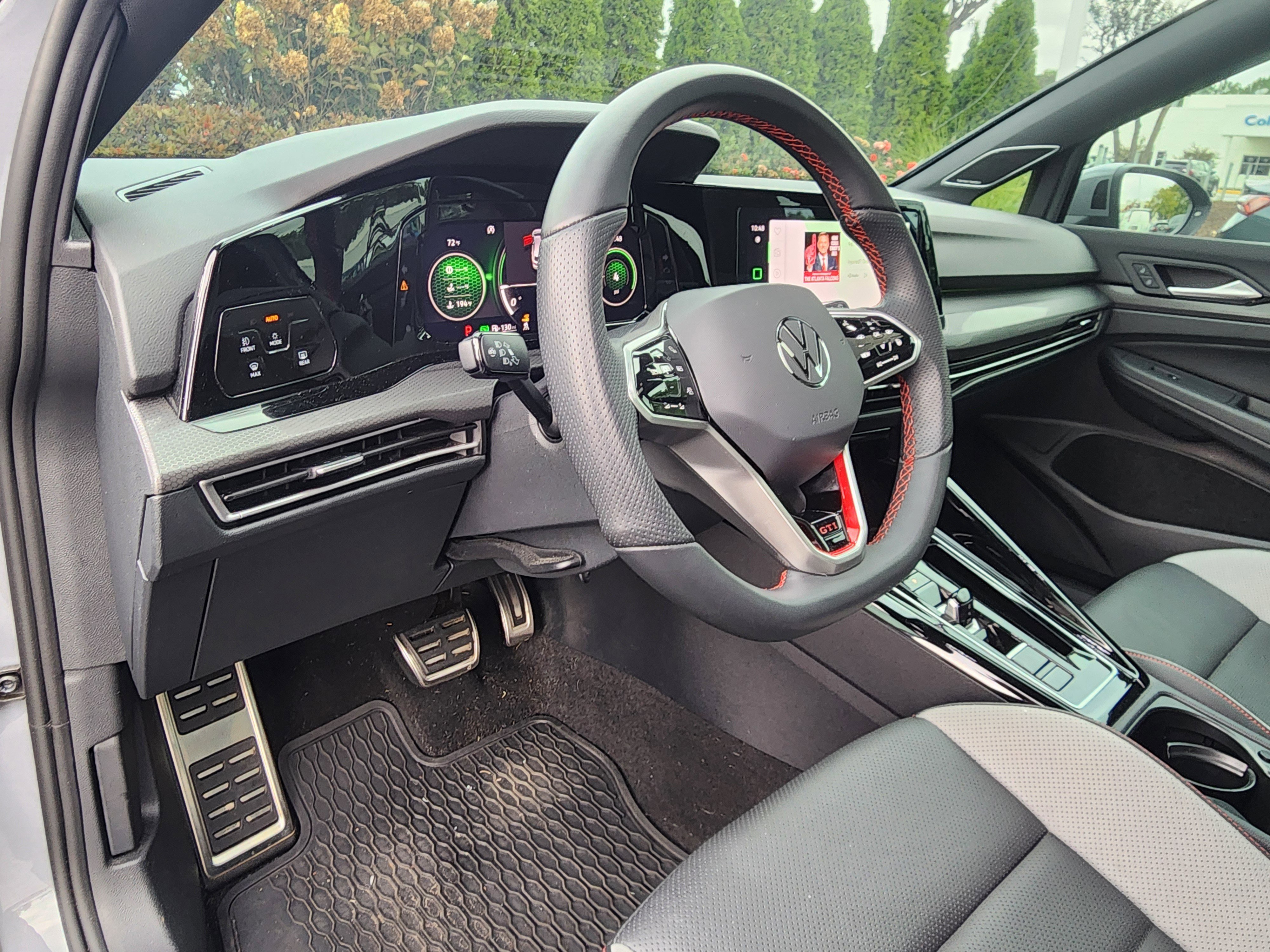 Used 2024 Volkswagen GTI SE w/ SE Leather Seats Package image 20