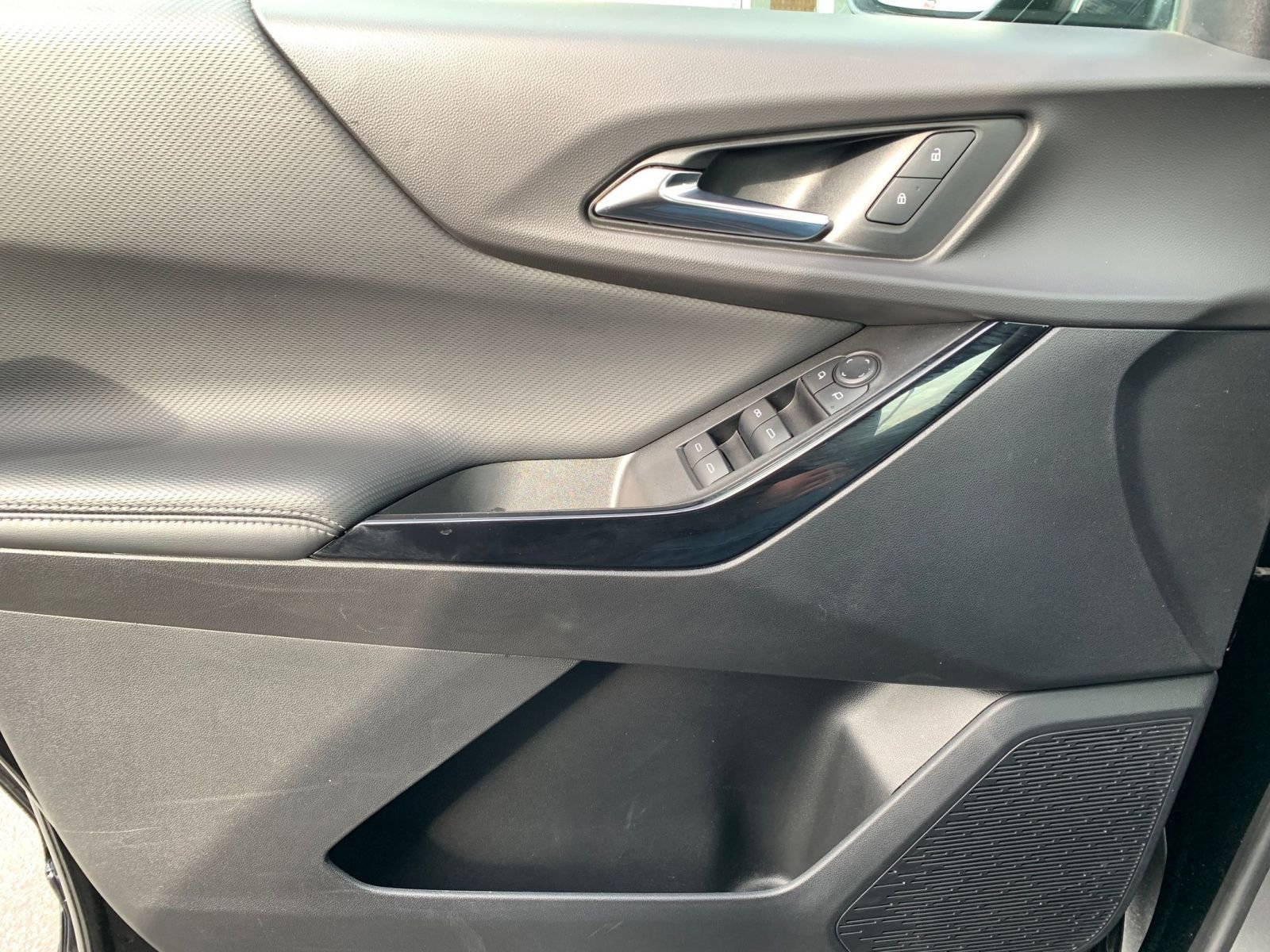 Used 2025 Chevrolet Equinox LT image 20