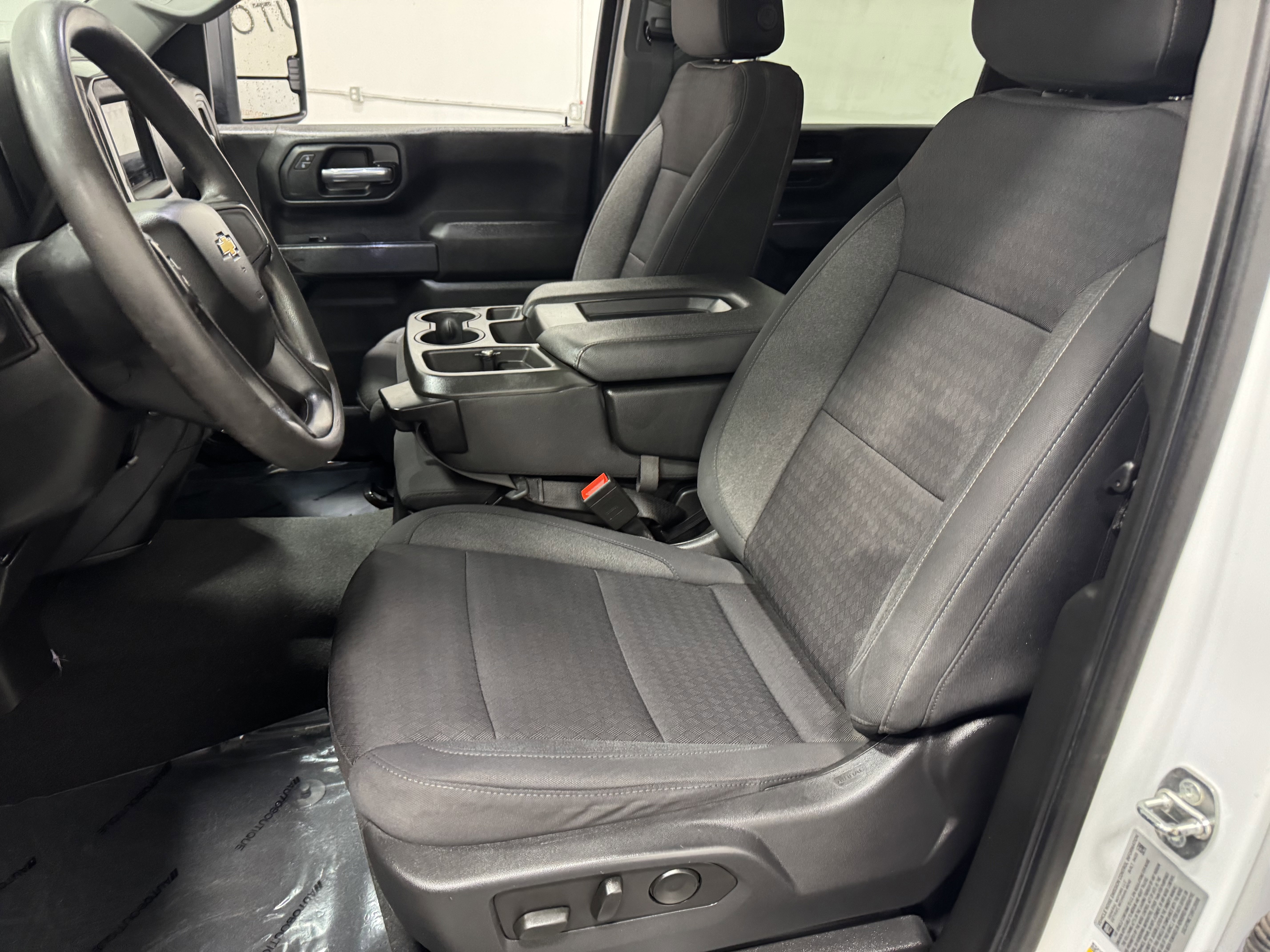 Used 2024 Chevrolet Silverado 2500 Custom w/ Custom Convenience Package image 8