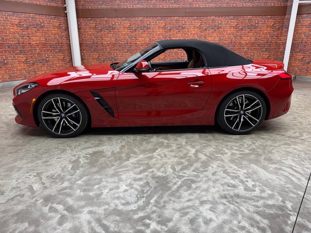Certified 2023 BMW Z4 sDrive30i w/ Dynamic Handling Package image 2