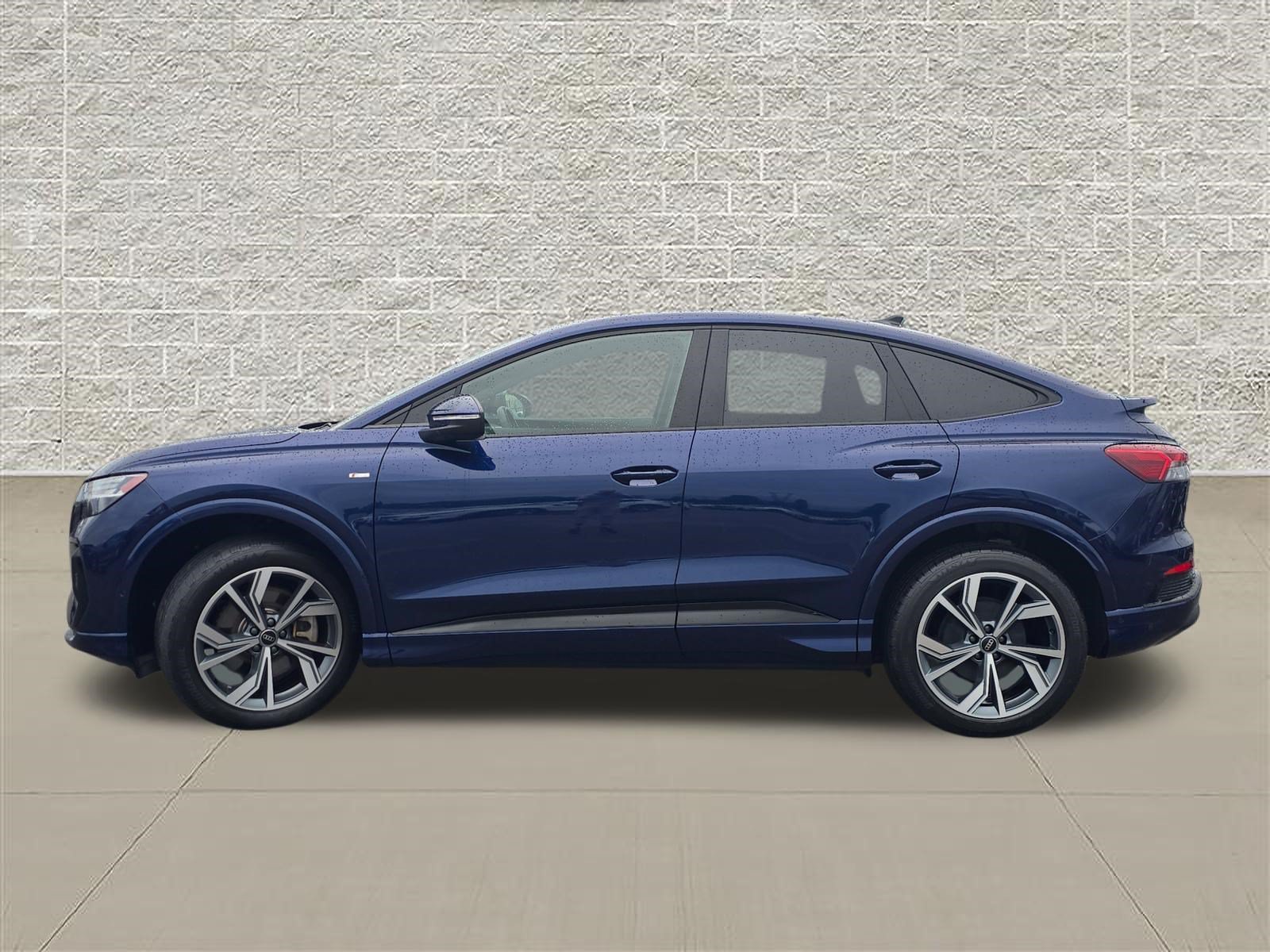 Certified 2023 Audi Q4 e-tron Prestige w/ Black Optic Package AWD/4WD image 4