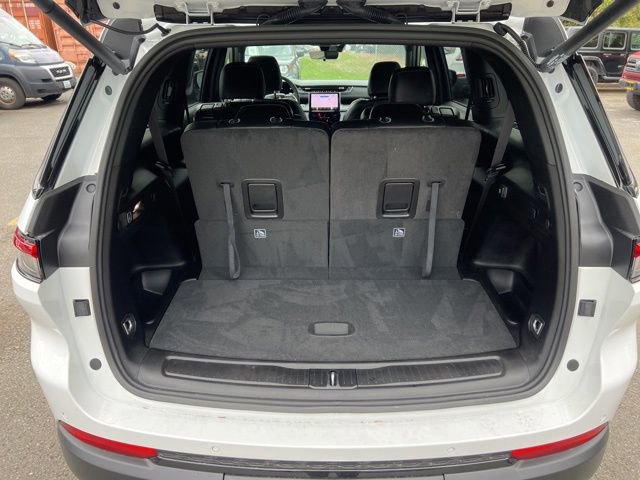 Used 2025 Jeep Grand Cherokee L Limited w/ Black Appearance Package image 12