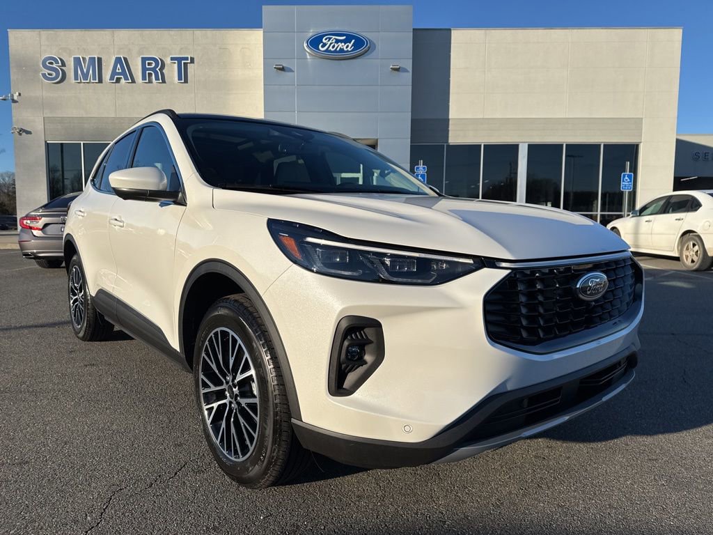 New 2025 Ford Escape SE w/ PHEV Premium Package