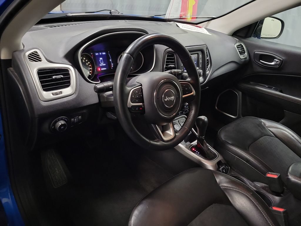 Used 2018 Jeep Compass Latitude w/ Cold Weather Group AWD/4WD image 14