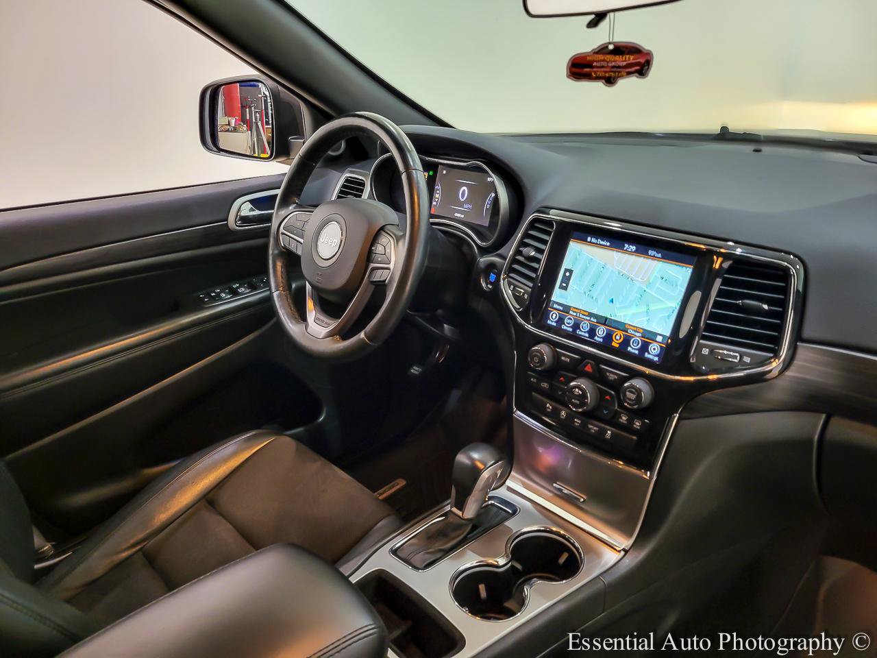 Used 2021 Jeep Grand Cherokee Laredo X AWD/4WD image 32