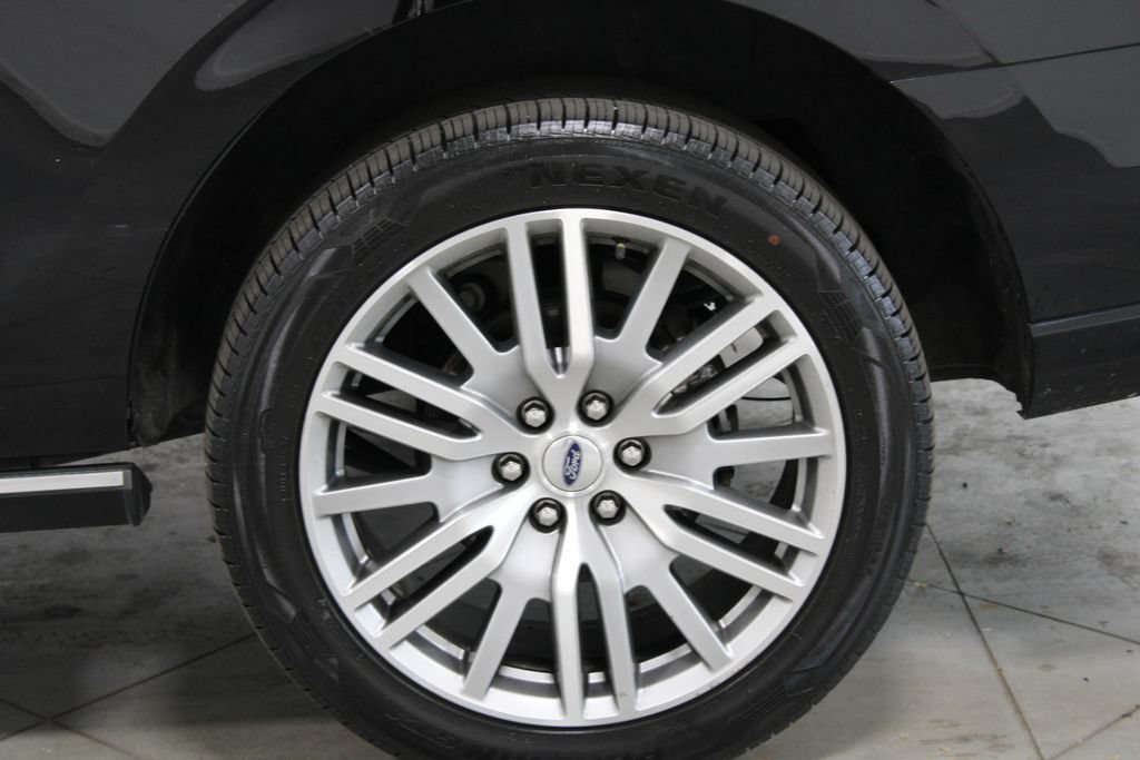 Used 2022 Ford Expedition Platinum AWD/4WD image 18