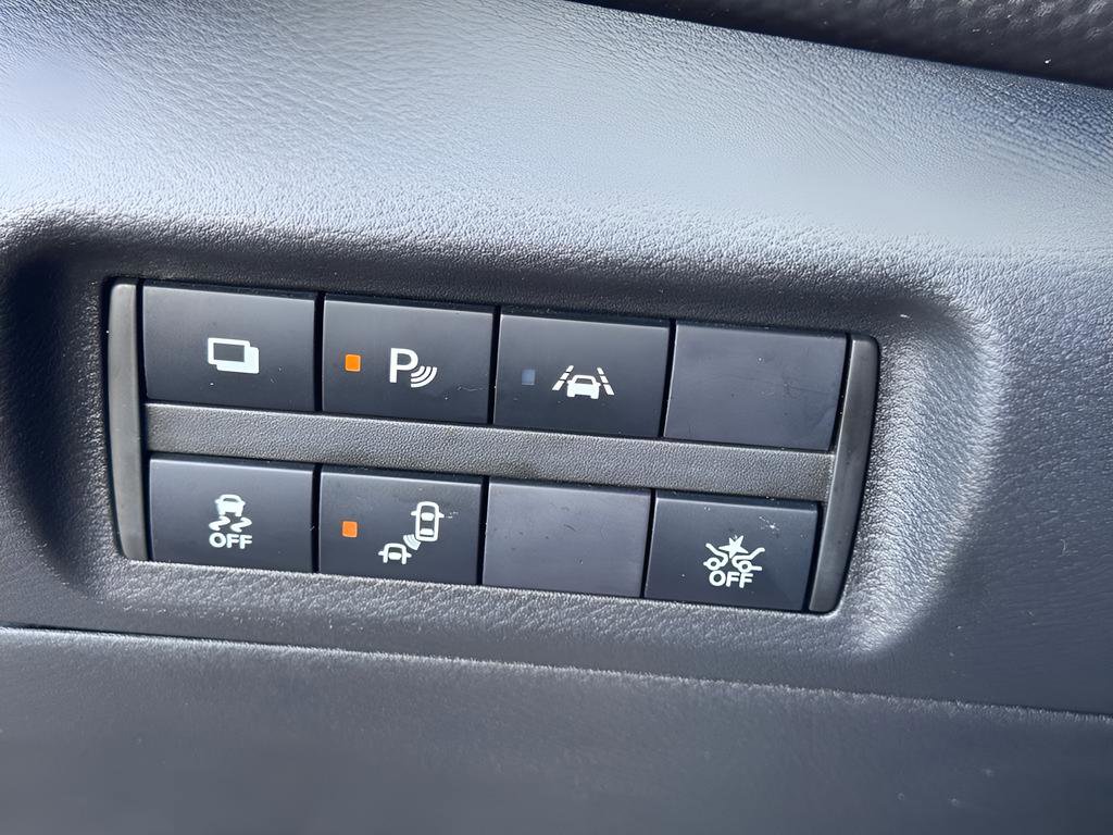 Used 2020 Nissan Kicks S image 29