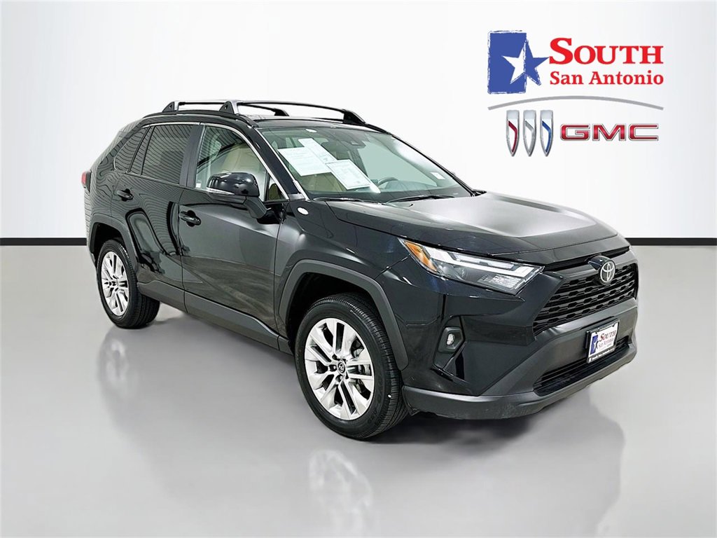 Used 2025 Toyota RAV4 XLE Premium image 1