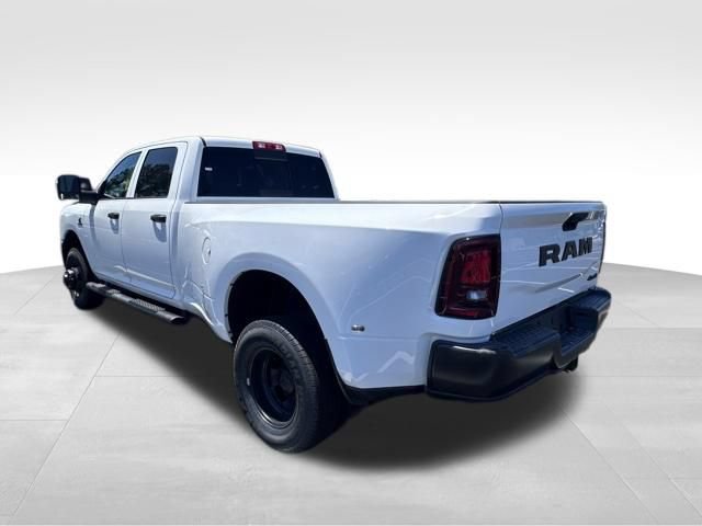 New 2026 RAM 3500 Tradesman AWD/4WD image 4