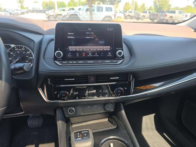 Used 2023 Nissan Rogue SL AWD/4WD image 7