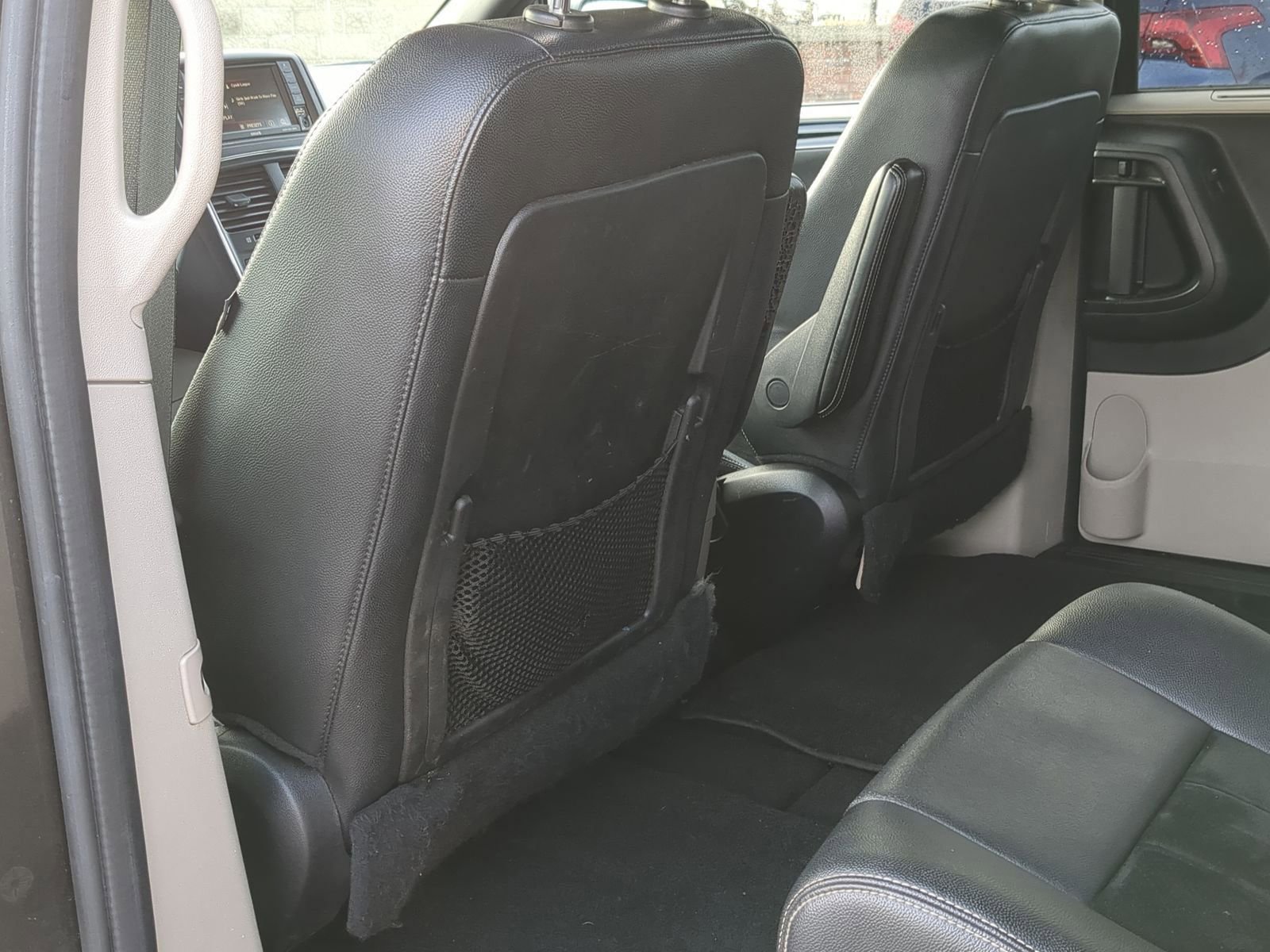 Used 2017 Dodge Grand Caravan SXT image 24