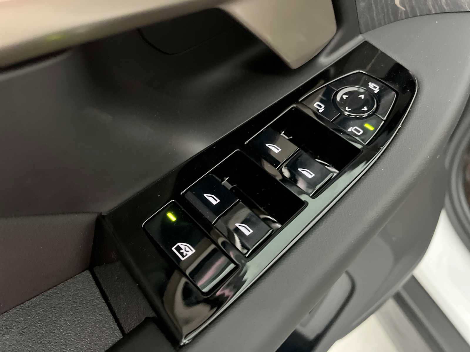 New 2027 BMW i5 xDrive40 AWD/4WD image 21
