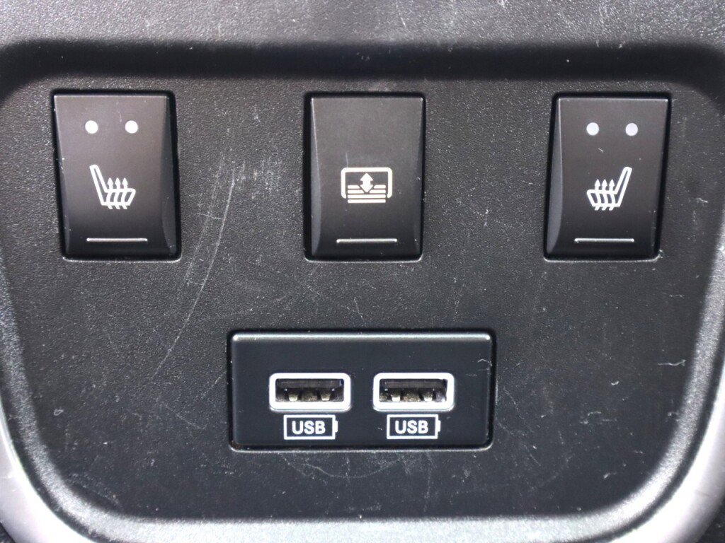 Used 2018 Chrysler 300 C w/ Safetytec Plus Group image 35