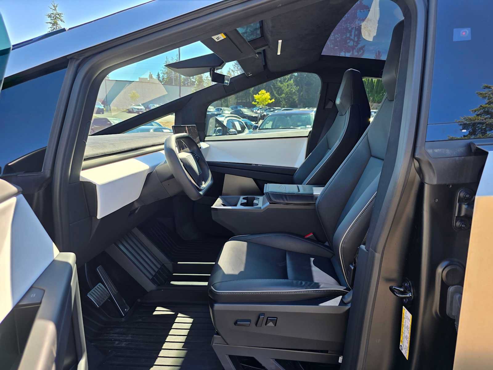 Used 2024 Tesla Cybertruck Cyberbeast AWD/4WD image 22