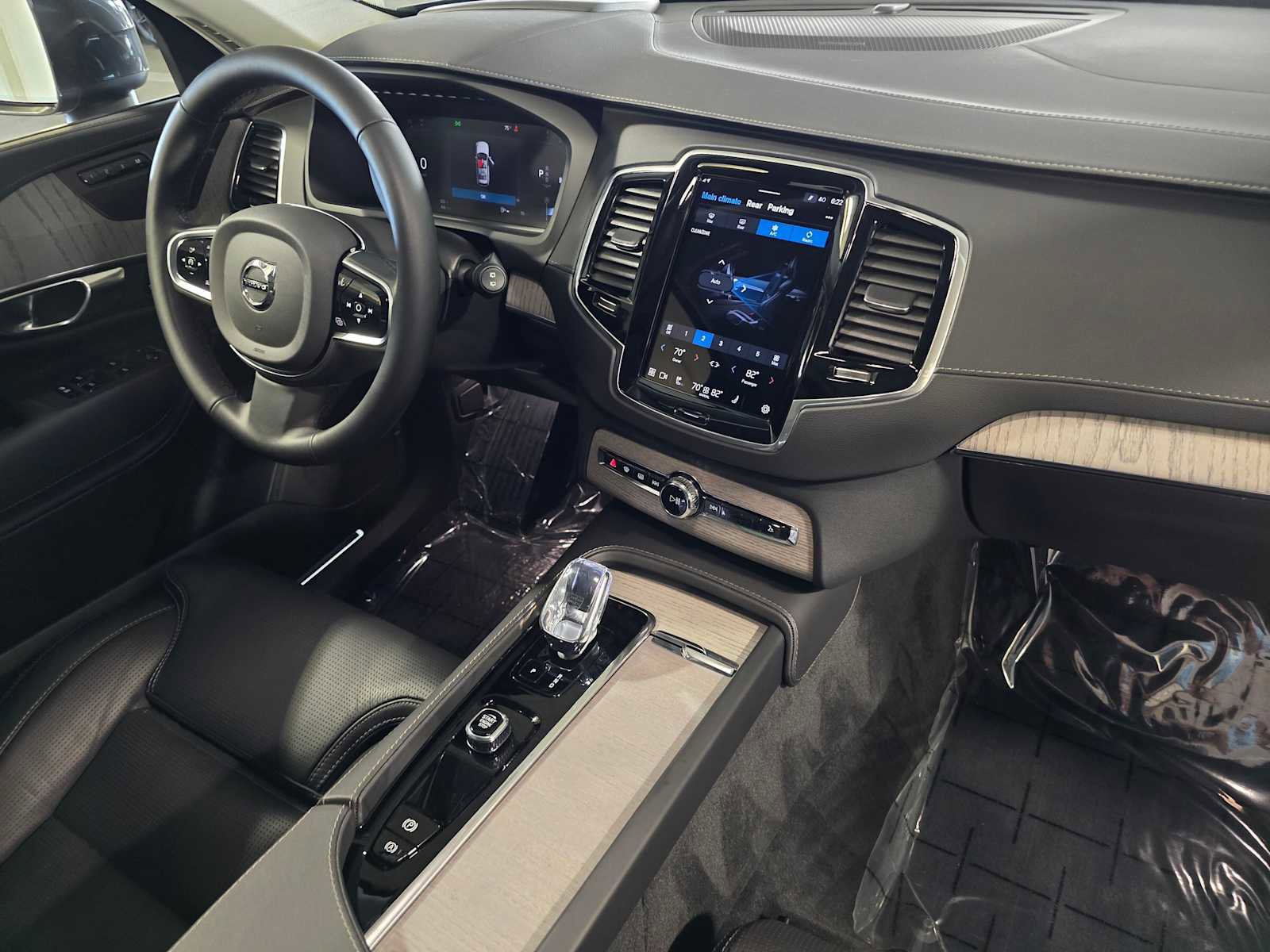 Used 2025 Volvo XC90 B6 Ultra w/ Protection Package Premier image 31