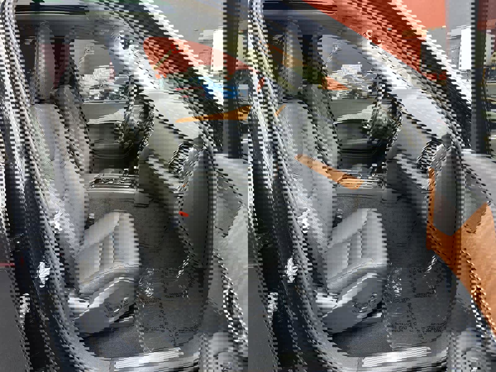 Used 2025 Volvo XC90 B6 Plus w/ Protection Package Premier image 13