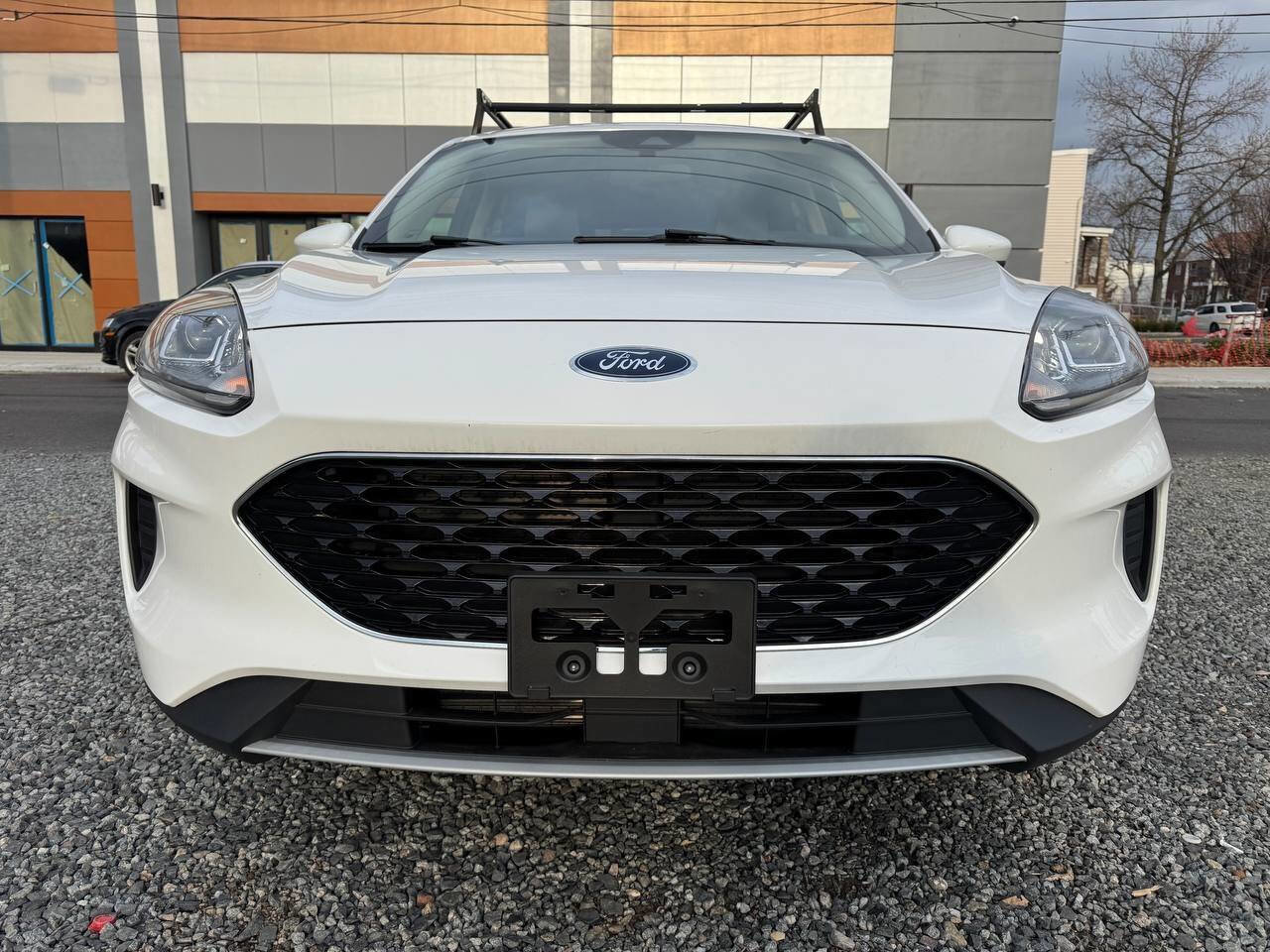 Used 2020 Ford Escape SE image 2