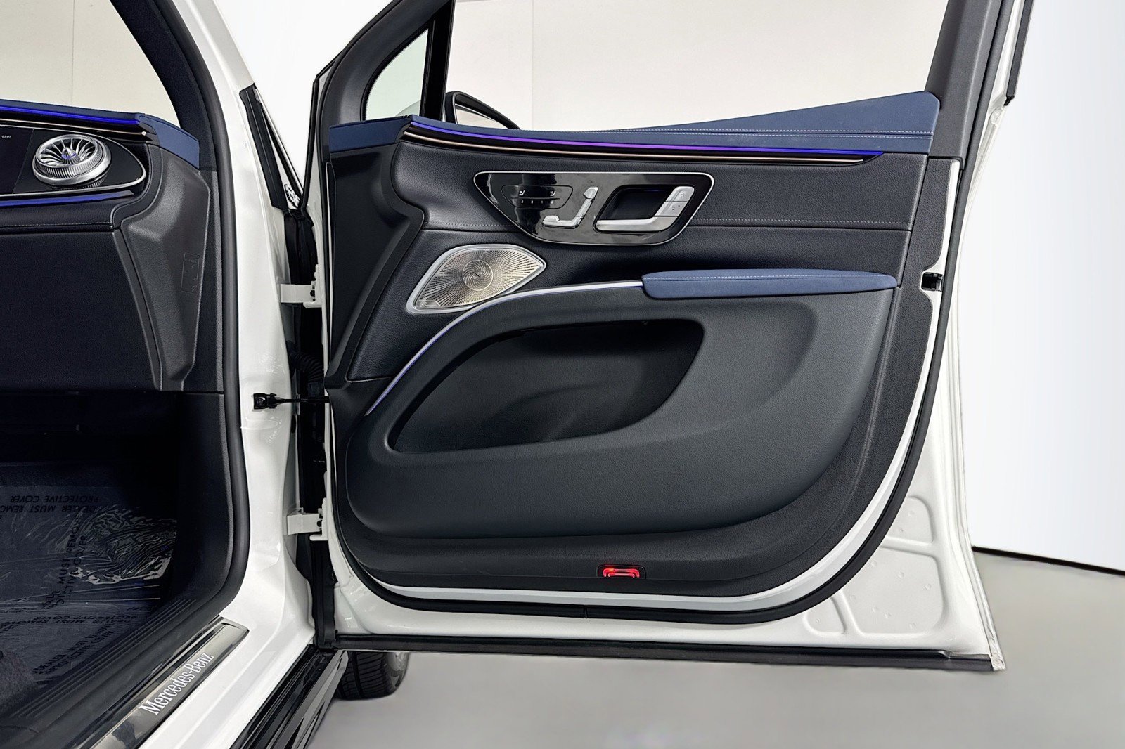 Certified 2023 Mercedes-Benz EQS 580 4MATIC SUV image 24