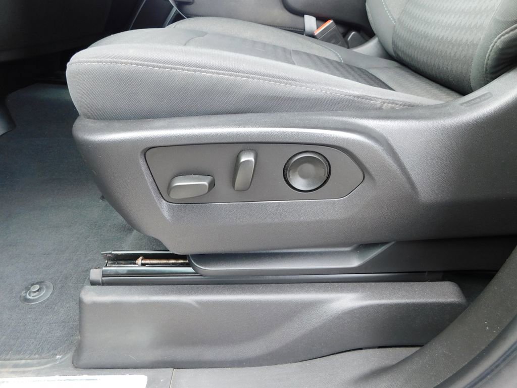 Used 2022 Chevrolet Silverado 1500 LT image 19