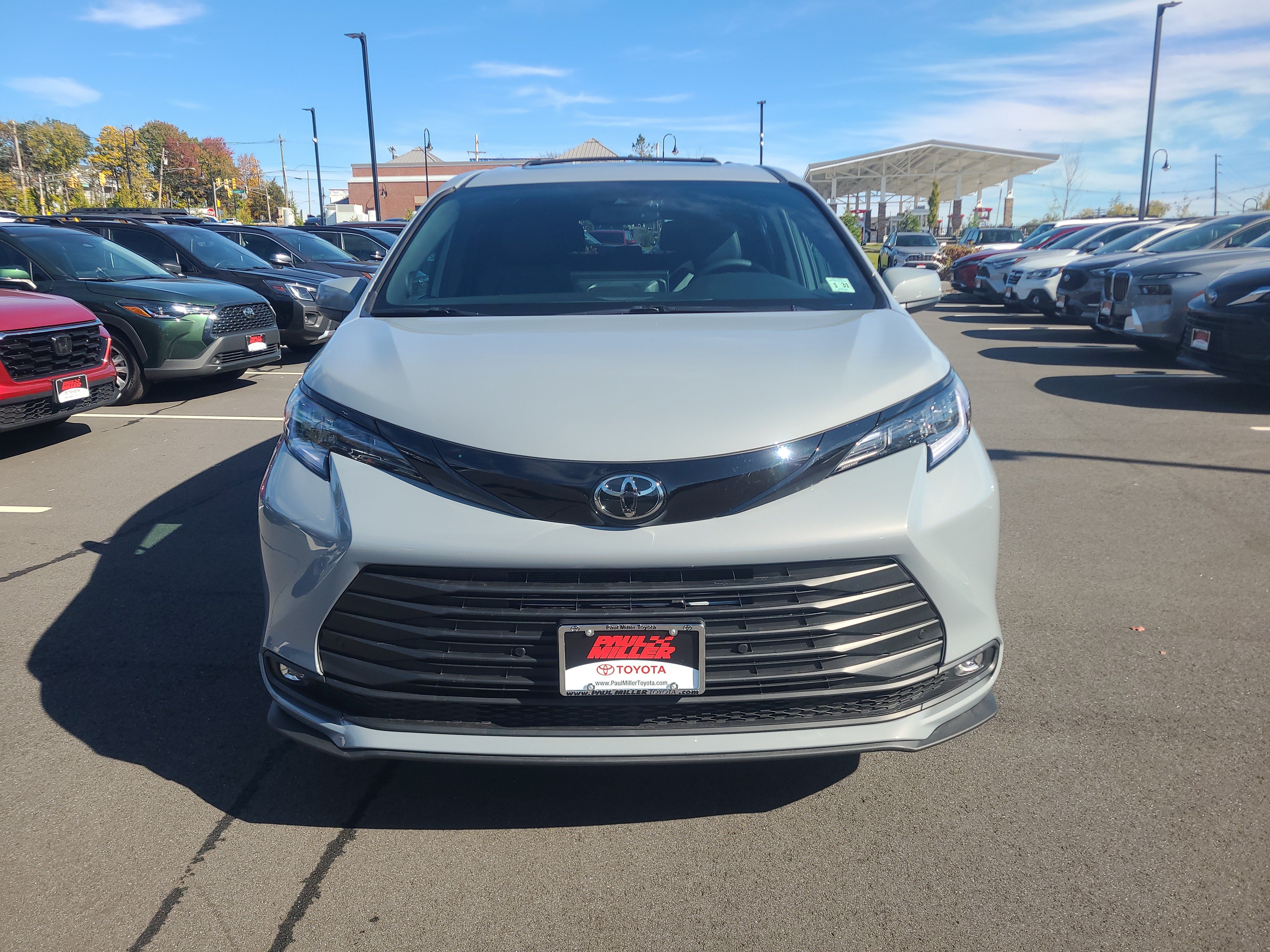 Used 2026 Toyota Sienna XLE Woodland Edition AWD/4WD image 2