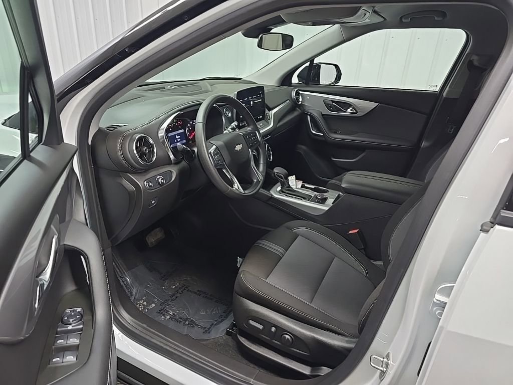 Used 2025 Chevrolet Blazer LT w/ Midnight/Sport Edition image 28