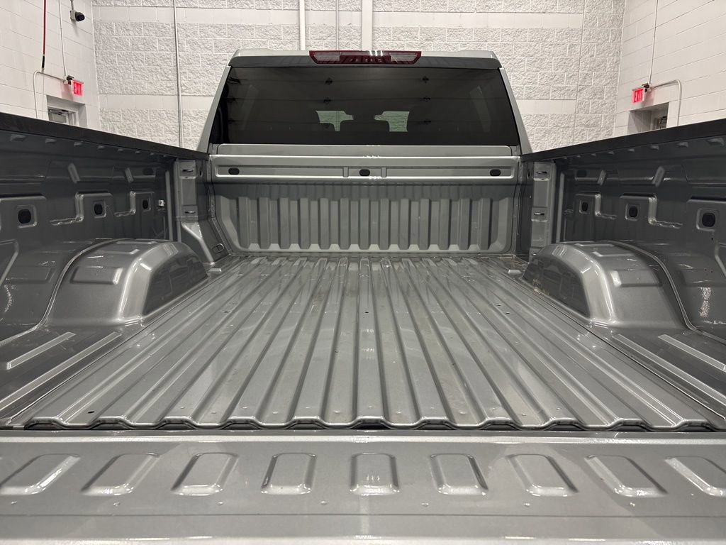 Used 2024 Chevrolet Silverado 2500 Custom w/ Custom Value Package image 6