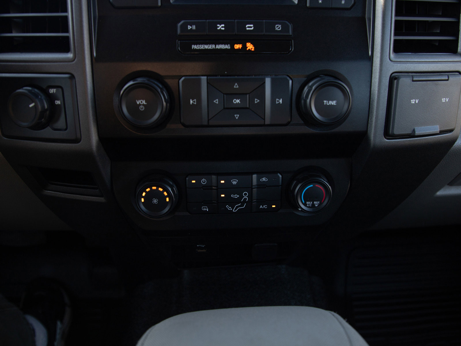 Used 2021 Ford F250 XL w/ Power Equipment Group RWD image 14