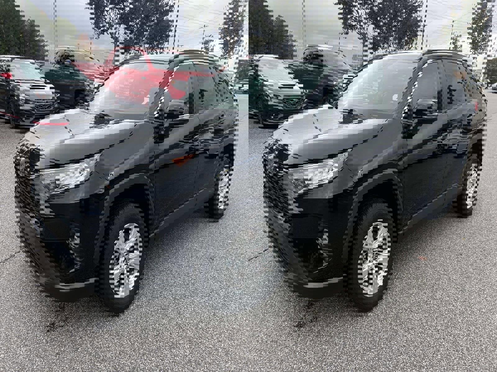 Used 2021 Toyota RAV4 XLE image 3