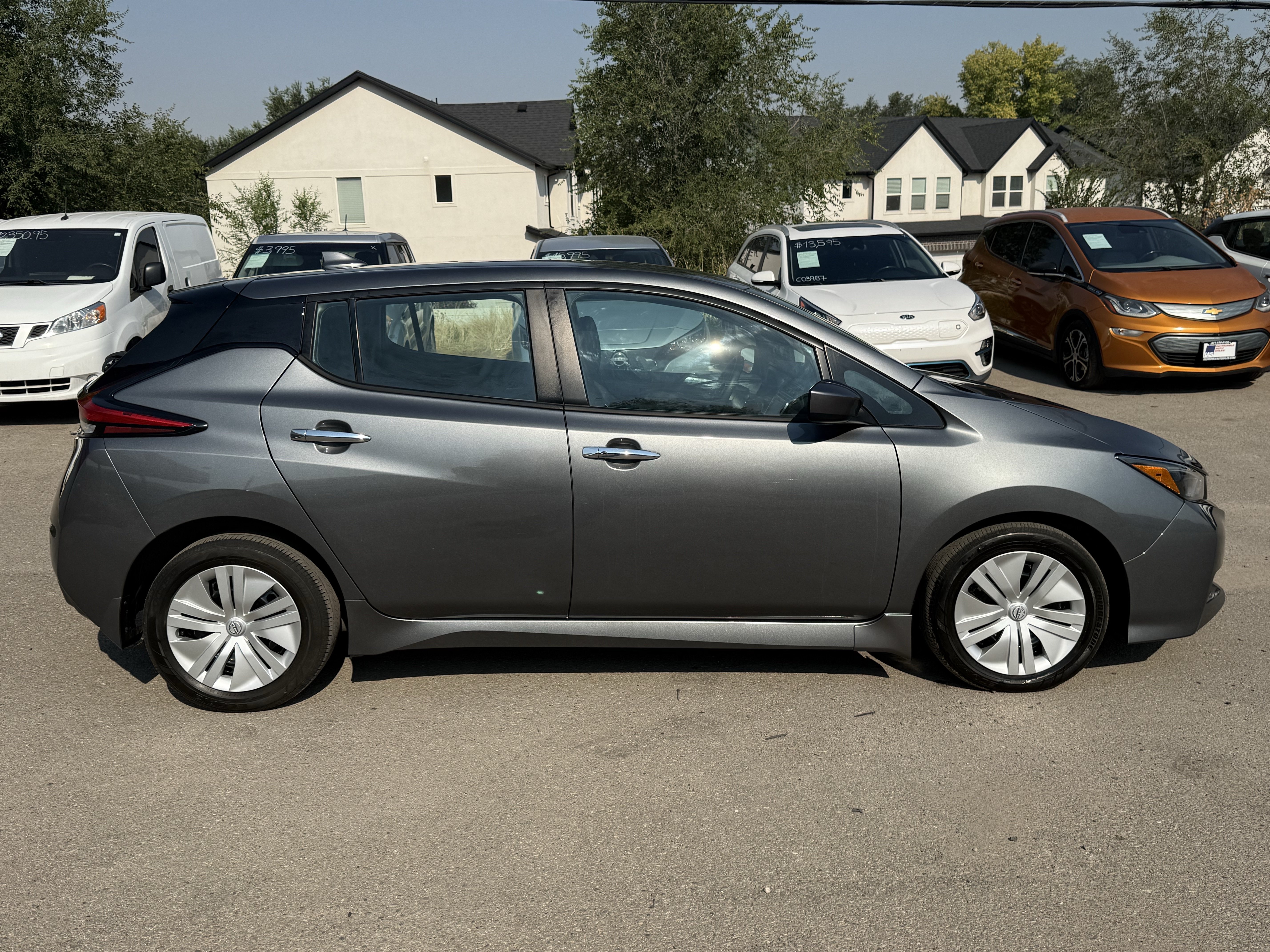 Used 2025 Nissan Leaf S FWD image 3