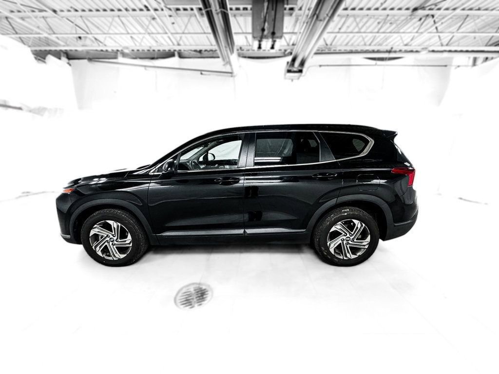 Used 2021 Hyundai Santa Fe SE FWD image 3