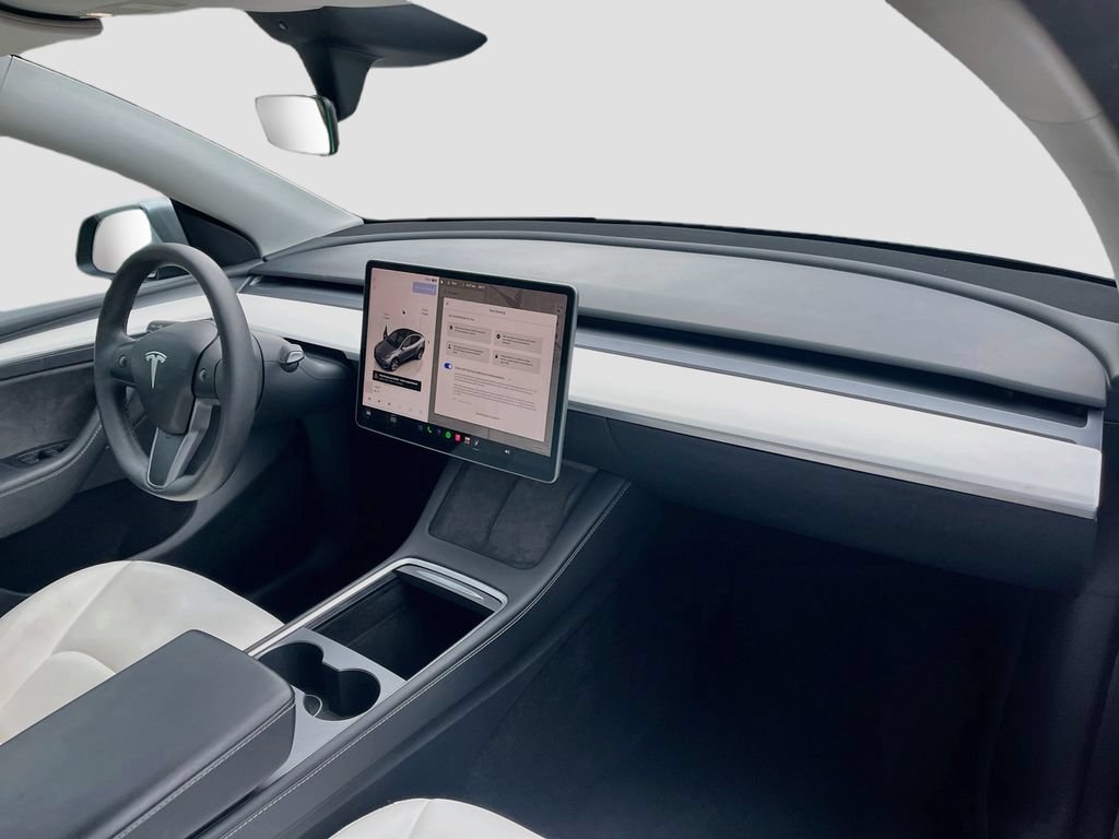 Used 2024 Tesla Model Y Long Range RWD image 28