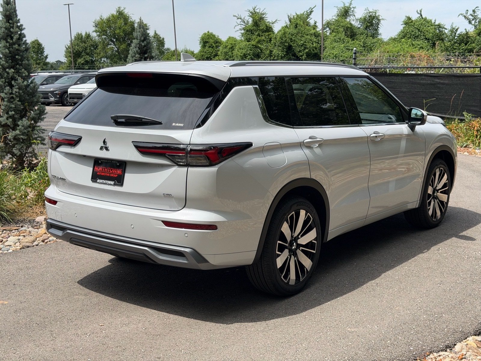 New 2026 Mitsubishi Outlander SEL AWD/4WD image 5