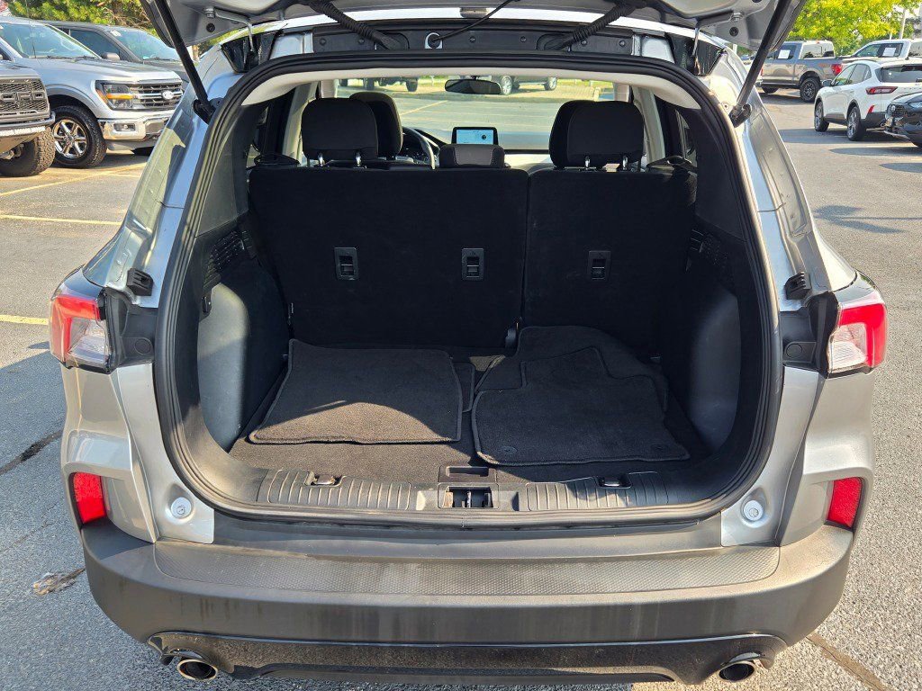 Used 2022 Ford Escape SE w/ SE Sport Appearance Package FWD image 11