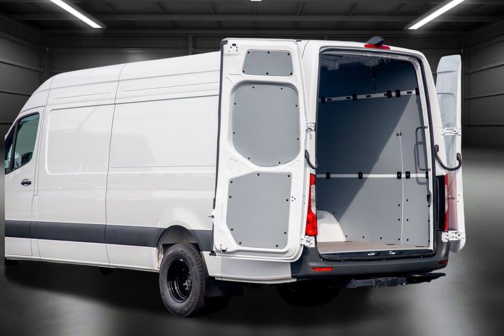 Used 2024 Mercedes-Benz Sprinter 3500 image 20